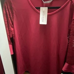 Burgundy polyester blouse with lace sleeves